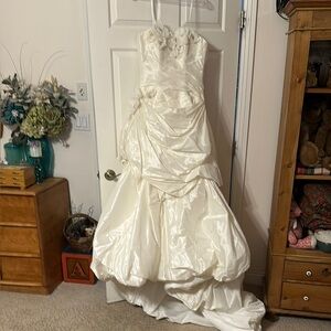 Elegant Wedding Dress